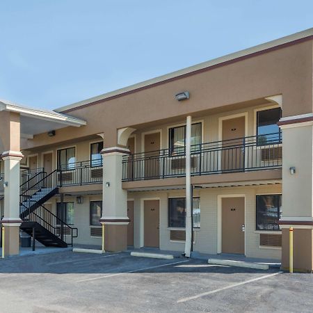 Days Inn By Wyndham San Marcos Bagian luar foto
