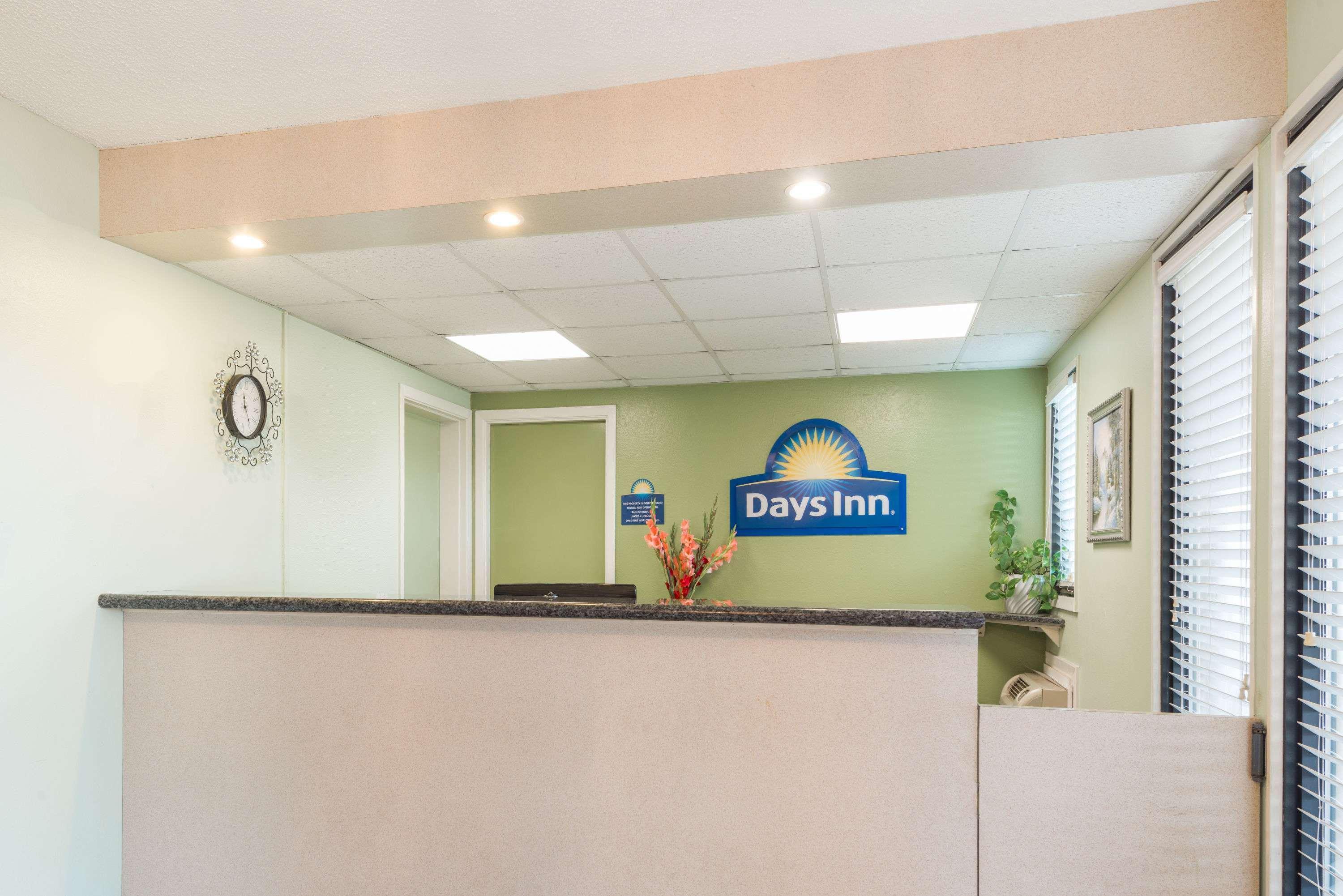Days Inn By Wyndham San Marcos Bagian luar foto