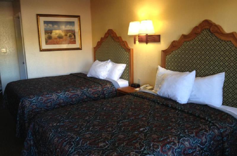 Days Inn By Wyndham San Marcos Bagian luar foto