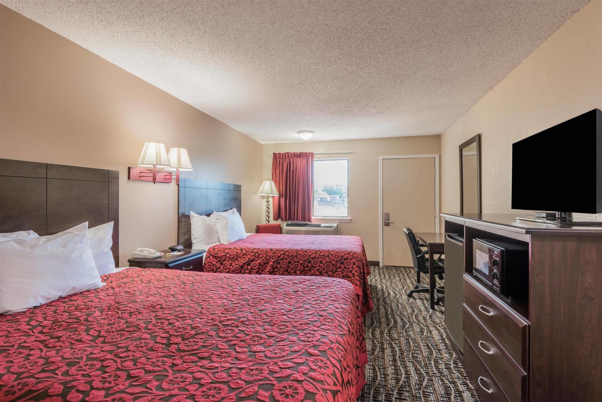 Days Inn By Wyndham San Marcos Bagian luar foto
